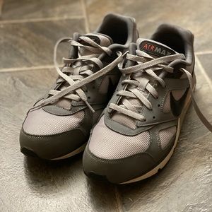 Nike Air Max IVO Wolf Gray US 10.5 Men’s Sneakers